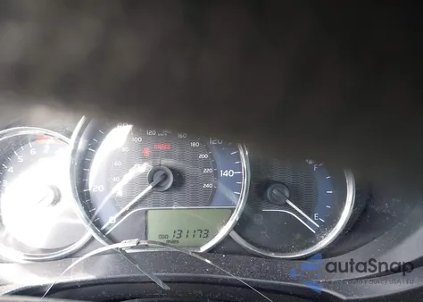 2014 Toyota Corolla Le Eco z USA, uszkodzony, nr VIN 2T1BPRHE3EC118713